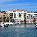 Apartment Spacieux T2 Avec Terrasse Et Parking A 100m De La - Fr-1-472-172 Sète