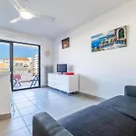 Apartment Spacieux T2 Avec Terrasse Et Parking A 100m De La - Fr-1-472-172 *
