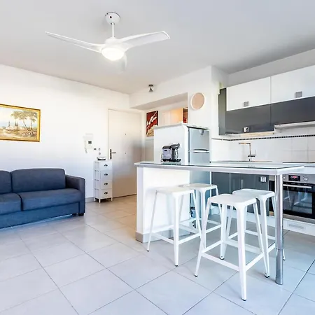 Magnifique T2 Avec Terrasse, Garage Et Piscine A 100m De La Plage, - Fr-1-472-172 * Sete