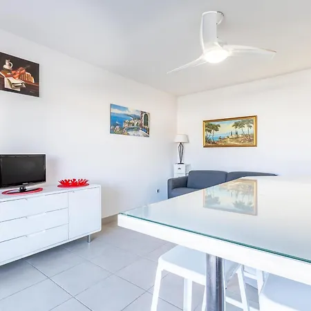 Magnifique T2 Avec Terrasse, Garage Et Piscine A 100m De La Plage, - Fr-1-472-172 Apartment *