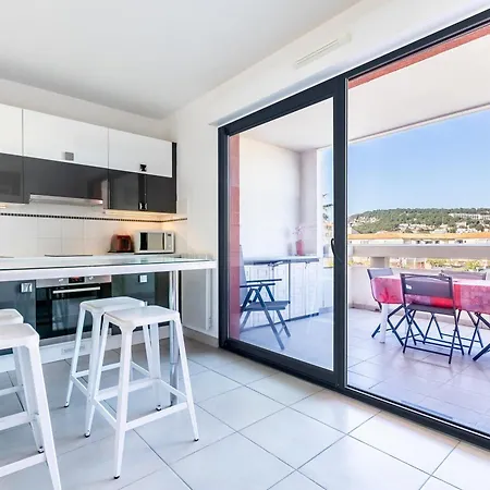 Magnifique T2 Avec Terrasse, Garage Et Piscine A 100m De La Plage, - Fr-1-472-172