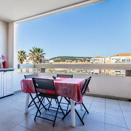 Magnifique T2 Avec Terrasse, Garage Et Piscine A 100m De La Plage, - Fr-1-472-172 Apartment Sete