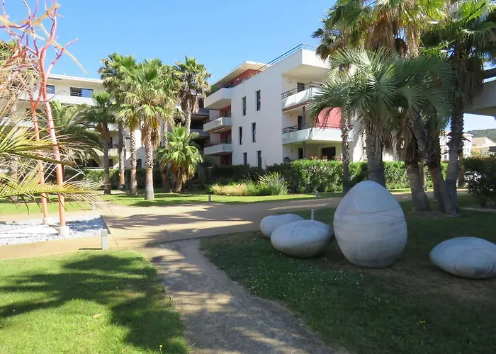 Apartamento Spacieux T2 Avec Terrasse Et Parking à 100m De La - Fr-1-472-172 *